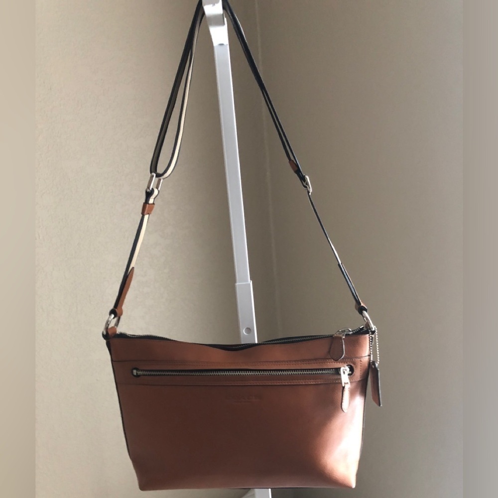 Coach UNISEX Crossbody/Shoulder Bag EUC - Picture 2 of 13